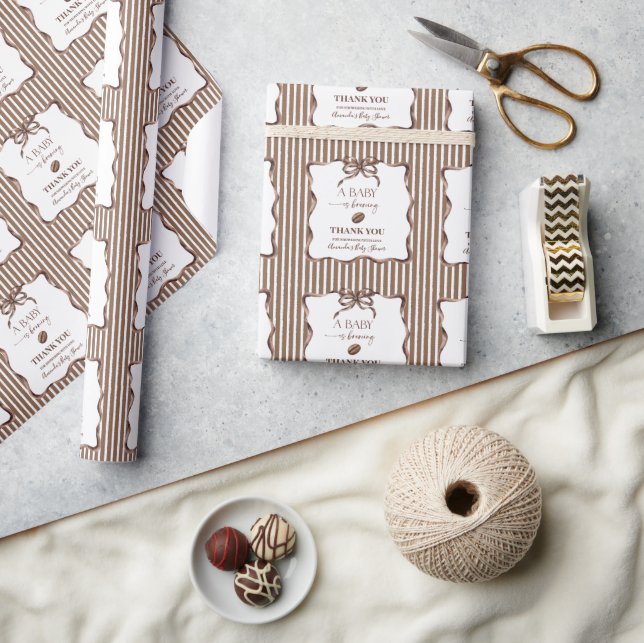 Papel De Presente Um Bebê Está Preparando Café Chá de Bebê (Artesanato)