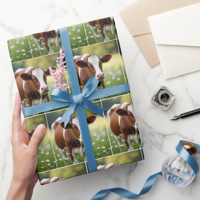 Papel De Presente Vaca Guernsey em Campo de Margaridas (Presentear)