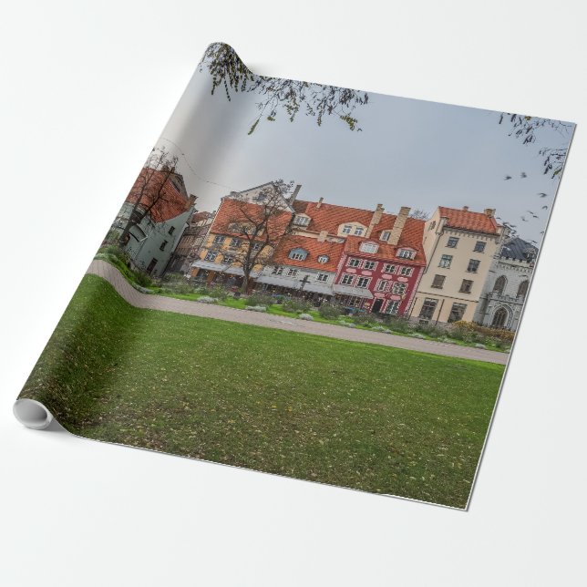 Papel De Presente Velha cidade de Riga no outono (Desenrolado)