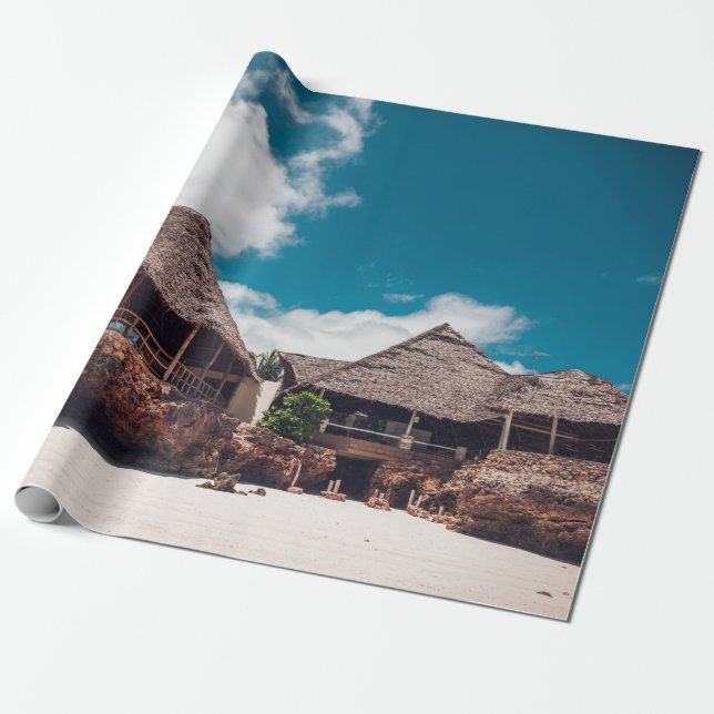 Papel De Presente Velho bangalô tropical de madeira na praia, a (Desenrolado)