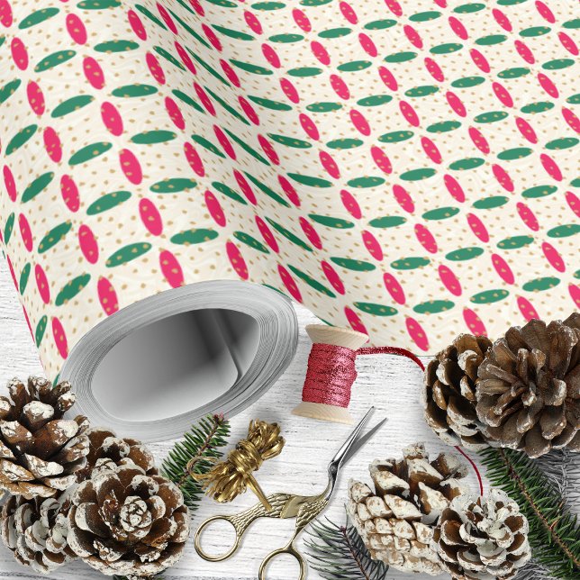 Papel De Presente Vermelhos Vermelhos Natal Geométricos com Pedaços  (Christmas Red Green Geometric with Caramel Pieces Wrapping Paper Rolls by Leapfroglisics Shop)