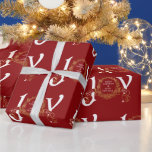 Papel De Presente Vintage Joy Peace Love Red Dourado Classic Christm<br><div class="desc">Vintage Joy Peace Love Red Dourado Classic Wrapping Paper. Um ouro elegante e opulente e design de Natal vermelho. Este design luxuoso é criado com as palavras Joy, Peace and Love, e com uma ilustração antiga de uma coroa de Natal ouro dando-lhe um toque clássico. **Nota - a folha de...</div>