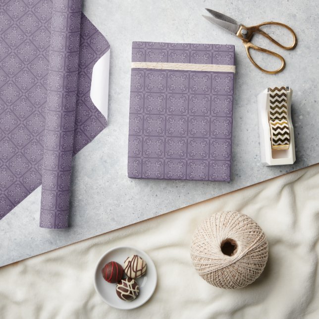 Papel De Presente White on Grape Purple Crochet Wrappaper (Artesanato)