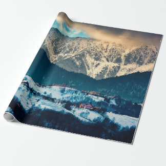 Papel De Presente Winter landscape in Carpathian Mountain. Bran, Rom