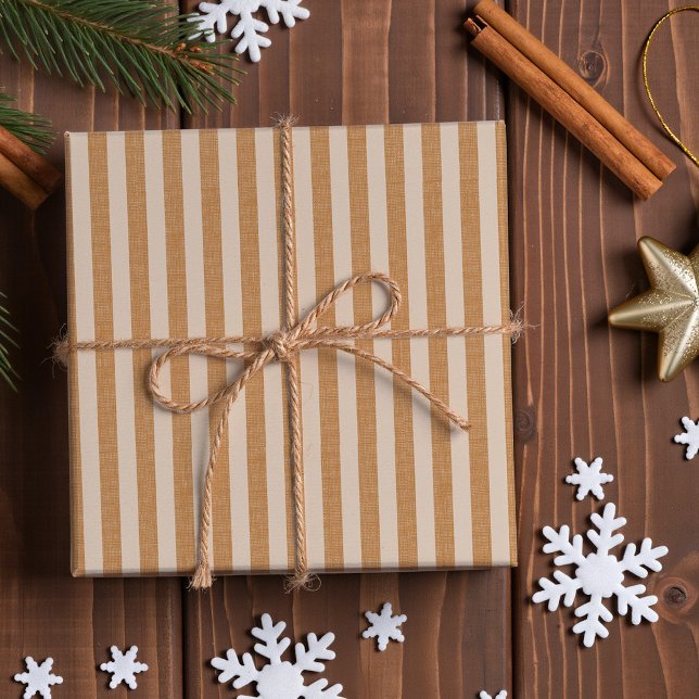 Papel De Presente Wrapping paper for Christmas in retro style. (Vintage wrapping paper for Christmas and winter holidays.
Ginger bread striped pattern.)