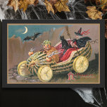 Papel De Seda Bruxa do Halloween da Funny Vintage no Carro de Me<br><div class="desc">O charmoso e caprichoso retomo da ilustração do Dia das Bruxas, com bruxa de vestido vermelho e capa preta, com gato preto sob o céu noturno, com lua crescente sentada num carro de melancia com rodas de limão sendo conduzidas por uma pessoa de abóbora enquanto o morcego sobrevoa. A cor...</div>