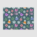 Papel De Seda Doodle Christmas Winter Glove Gifts Hats Dark<br><div class="desc">Fundo verde escuro com o padrão de rabiscos de Natal. Luvas,  chapéus e presentes com flocos de neve brancos. Coloque seus sacos de presentes com pessoas de papel de tecidos de Natal bonitinhas podem economizar para artesanato.</div>