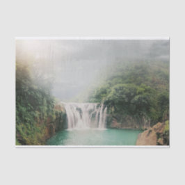 Papel De Seda Linda cachoeira em uma floresta verde