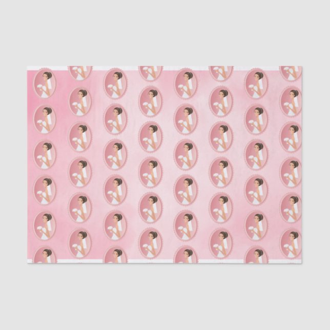 Papel De Seda Noiva num vestido branco segurando um Buquê (Frente )