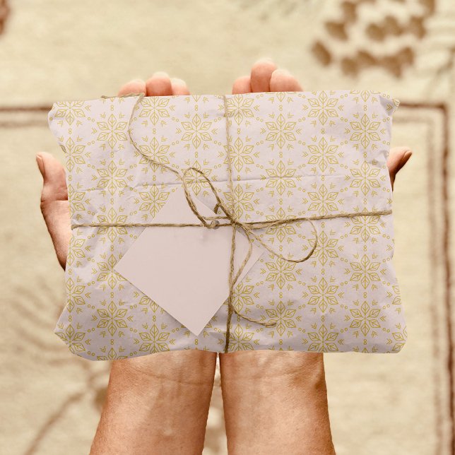 Papel De Seda Padrão Dourado do Floco de Neve a Rosa (Gold Snowflake Pattern on Pink Tissue Paper)