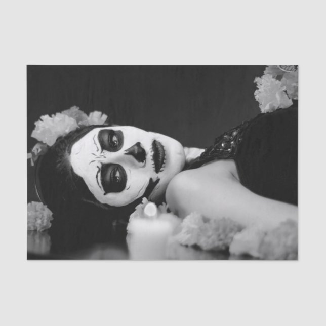 PAPEL DE SEDA SENHORA NO DIA DA MORTE DO COSTUME (Frente )