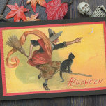 Papel De Seda Vintage Halloween Witness on Broomstick w/Black Ca<br><div class="desc">A bruxa vintage assustadora do Halloween voando sobre vassoura apontando para a lua com seu gato preto e cachecol vermelho fluindo no vento. Adequado para projetos de desacoplamento ou de construção de queda.</div>