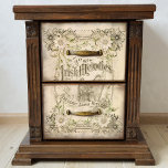 Papel De Seda Vintage Irish Melodies Music Ephemera Decoupage<br><div class="desc">Nostalgic Victorian sheet music cobrir ilustrado por "Irish Melodies",  com um músico barbudo tocando harpa irlandesa com ornamentado decorativo na borda floral,  em pergaminho angustiado.</div>