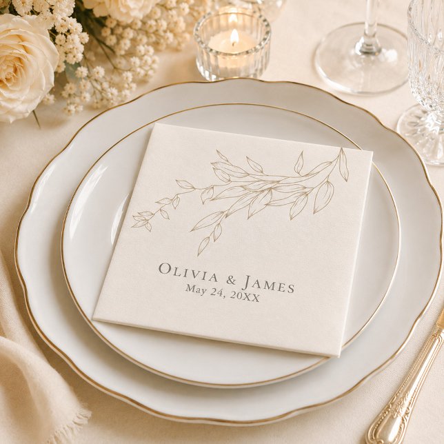 Papel Guardanapo de casamento botânico em marfim e doura (Ivory & Antique Gold Botanical Wedding Napkin on an elegant wedding dinner table with flowers)