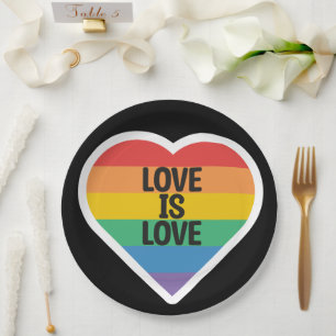 Papel prato de festa gay amor é amor coração fundo preto