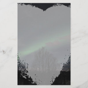 Papelaria Aurora boreal na floresta boreal