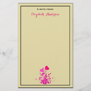 Papelaria Bege da antiguidade com corações decorativos