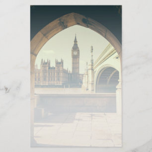 Papelaria Big Ben sob o arco, Londres Reino Unido