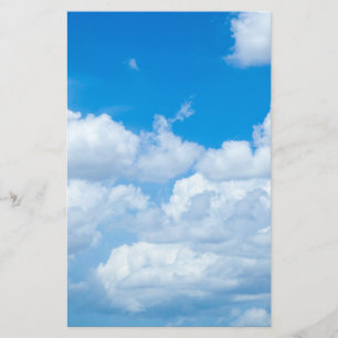 Papelaria Design do Céu Azul Nuvens de Fundo do Céu