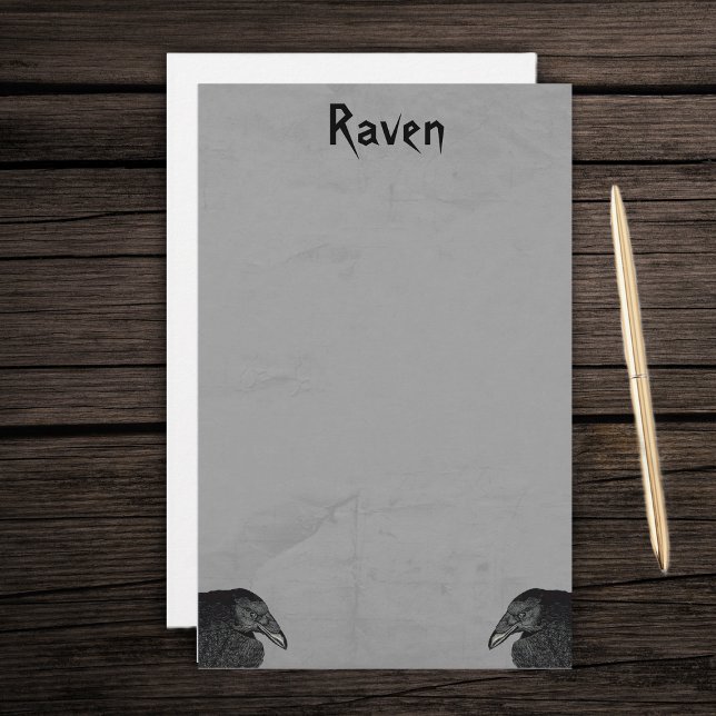 Papelaria Duas Ilustrações Góticas de Raven Preto em Cinza (Heads of two black crows on marbled look grey stationery paper.)