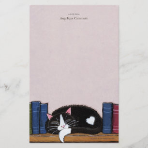 Papelaria Gato do amor   do livro em um papel de nota da