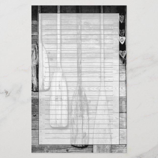 Papelaria Oares são pendurados em galpão de madeira em Big C (Frente)