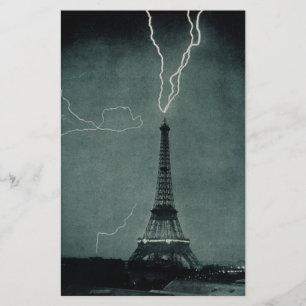 Papelaria Relâmpago em choque com a Torre Eiffel