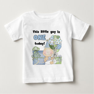 Para Bebê A cara pequena é o camiseta um e os presentes