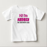 Para Bebê Camiseta Birthday Girl, camiseta de aniversário co<br><div class="desc">T-shirt de aniversário com nome para raparigas.</div>