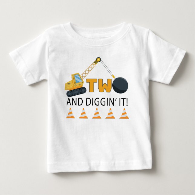 Para Bebê Camiseta de aniversário de construção 'Dois e ador (Frente)