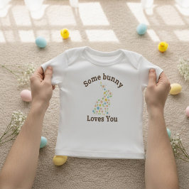 Para Bebê Camiseta infantil floral Some Bunny Loves You