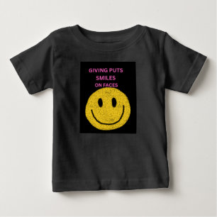 Para Bebê Camiseta Infantil Giving Puts Smiles On Faces –