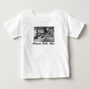 Para Bebê Chagrin Preto e Branco Cai numa Camiseta em Ohio