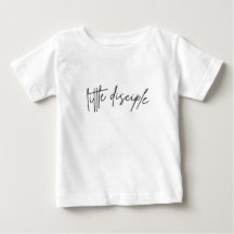 Pequena camiseta branca minimalista e discípula