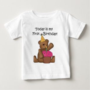 Para Bebê Urso com o camiseta e os presentes do primeiro