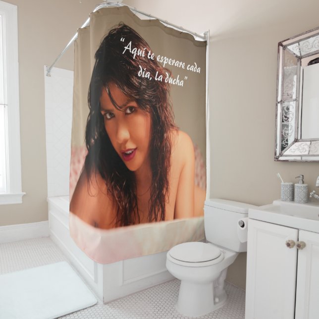 Para Box Chá Cortina / Aquí te espero cada día, la ducha (In Situ)