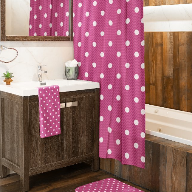 Para Box Cortina Vermelha Dotty Delight (Dotty Delight red shower curtain in the bathroom. )