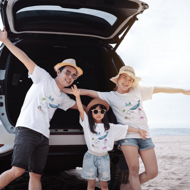 Para O Mar Vamos Camisa T (Celebrate a special trip to the ocean with these fun, "To the sea we go" t-shirts! )