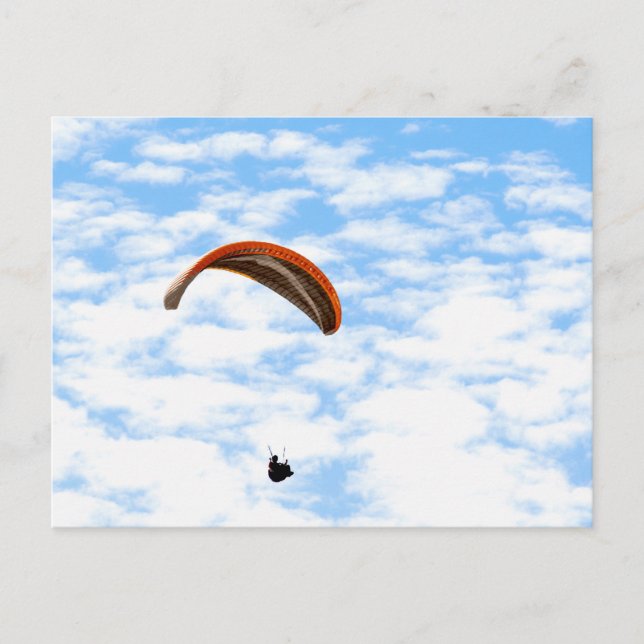 Parapente nas nuvens - Cartão postal personalizáve (Frente)