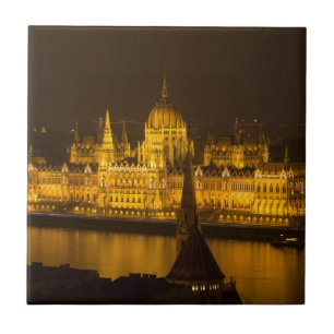 Parlamento húngaro Budapeste por noite