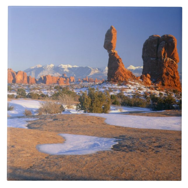 PARQUE NACIONAL DOS ARCOS, UTAH. EUA. Rocha Equili (Frente)