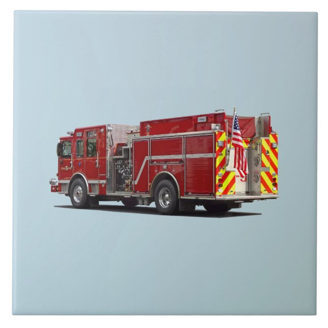 Parte traseira do caminhão de bombeiros com a band (Frente)