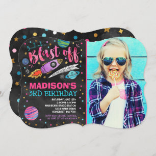 Partido do espaço do convite do aniversário do