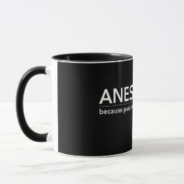 Passando a caneca do gás para a anestesia