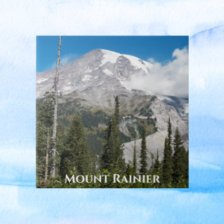 Passando a Nuvem sobre o Monte Rainier