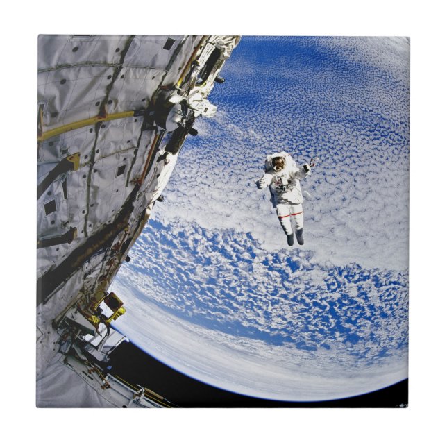 Passeio Espacial de Astronauta (Frente)