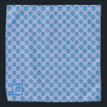 Pata Imprime o Cachorro Personalizado Bandana Azul<br><div class="desc">Uma bandana azul e bonita com um padrão de impressão de pata. Personalize-o com o nome do seu cão. © ArianeC Ilustrações — Todos os direitos reservados</div>