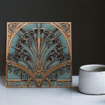 Peacock Feather Symbolism Belle Epoque Art Deco<br><div class="desc">Este azulejo cerâmico impressionante apresenta um padrão simétrico de penas de pavão inspirado nos períodos de Art Deco e Belle Epoque. A Época de Belle, ou "era bela", foi uma época de florescimento artístico e cultural na Europa do final do século XIX ao início do 20. A pena de pavão...</div>