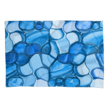 Pedras redondas em tons semelhantes ao azul real