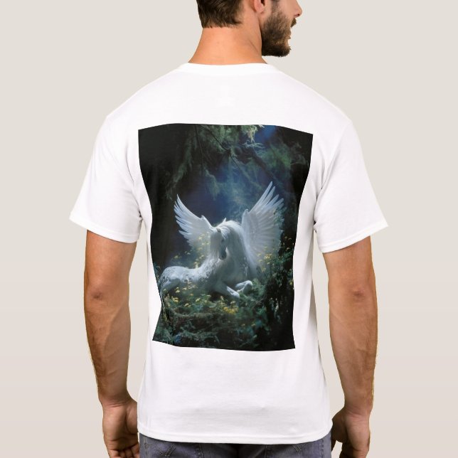 Pegasus majestoso em camiseta florestal entalada (Verso)